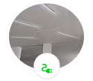 Fertige Decke mit eingelassenen LED-Lichtbändern